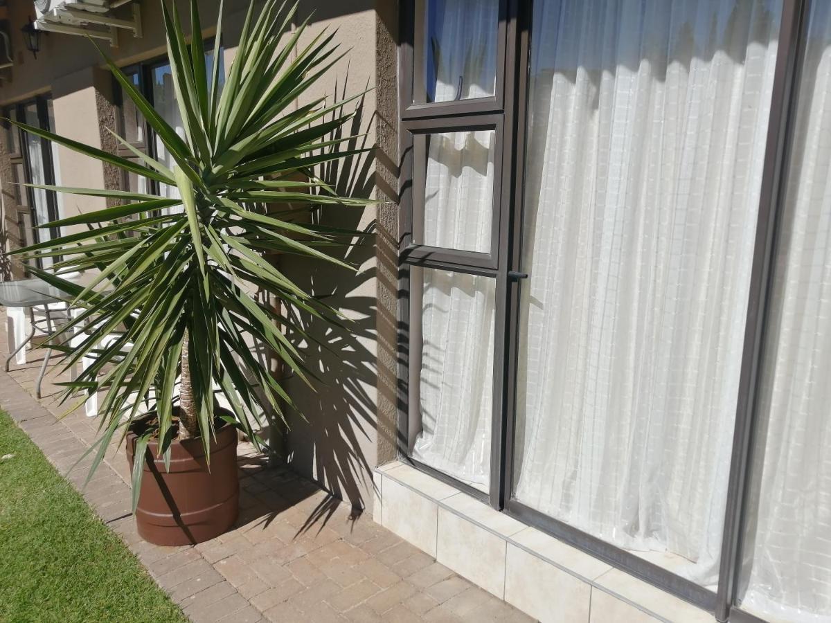 Easy Inn Guesthouse Welkom Exterior photo